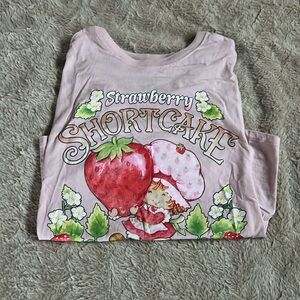 Strawberry Shortcake graphic tee (S)
